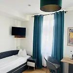 Zum Adler Pensjonat 3*